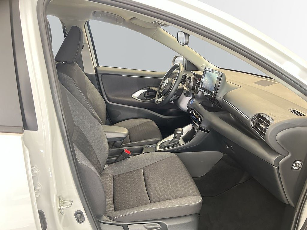 Vehicle Image 6