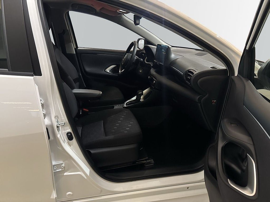 Vehicle Image 6