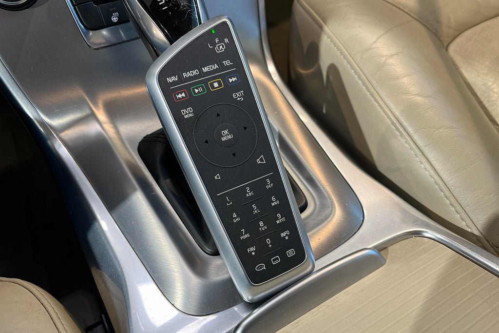 Vehicle Image 25