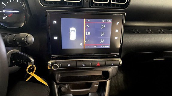 Vehicle Image 12