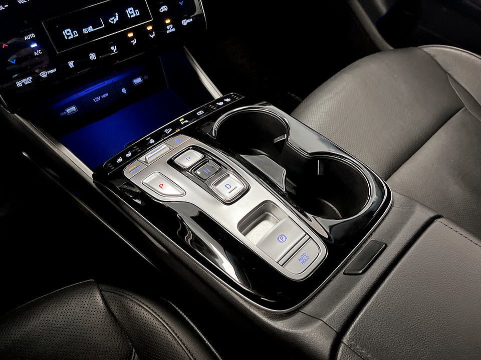 Vehicle Image 12