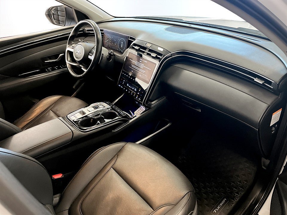 Vehicle Image 13