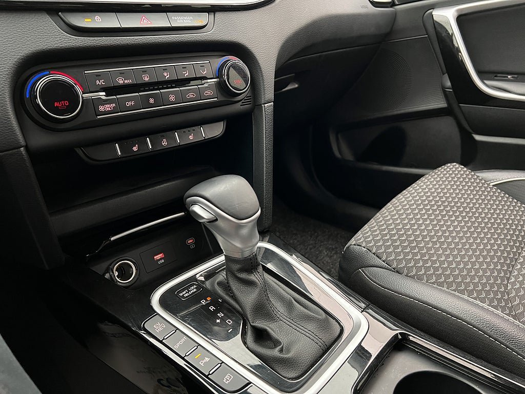 Vehicle Image 17