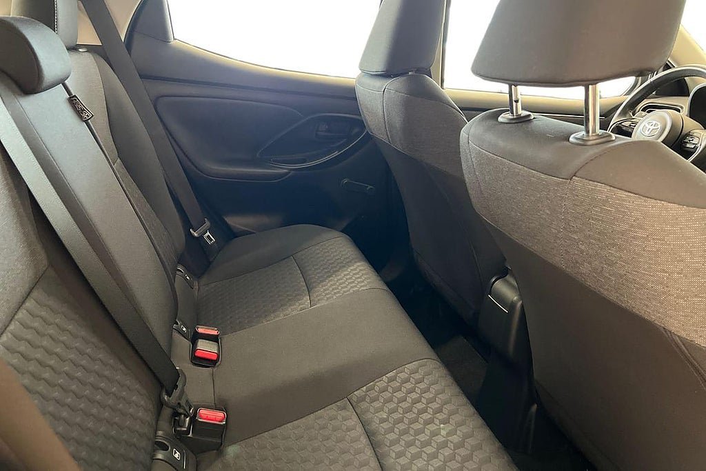 Vehicle Image 7