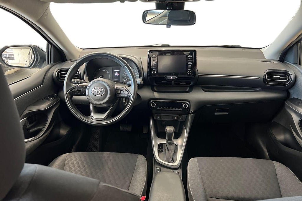 Vehicle Image 8