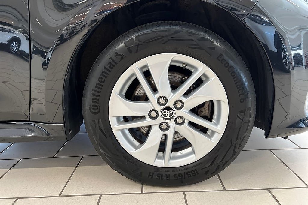 Vehicle Image 15