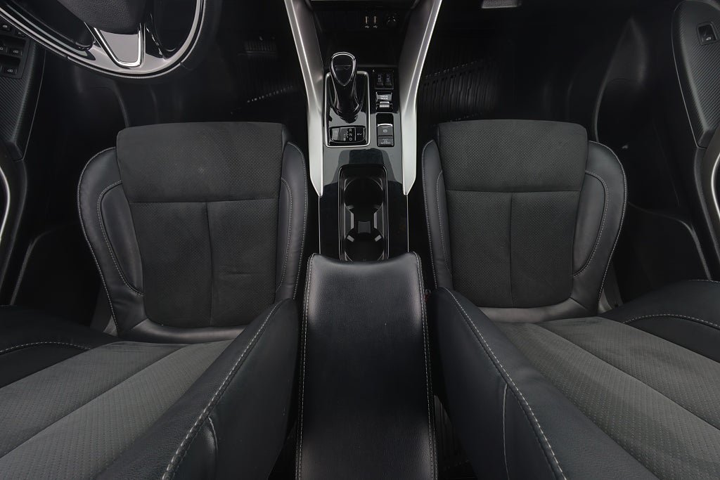 Vehicle Image 14