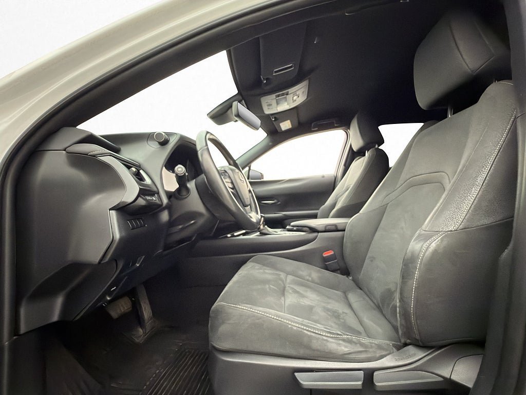 Vehicle Image 10
