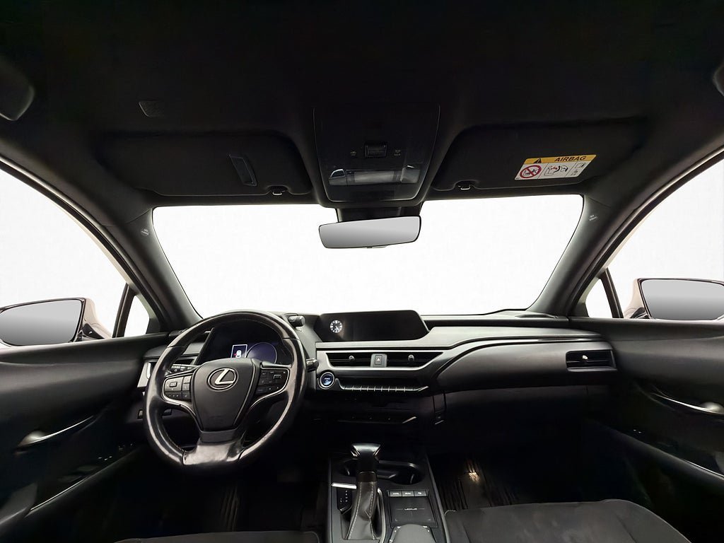 Vehicle Image 12