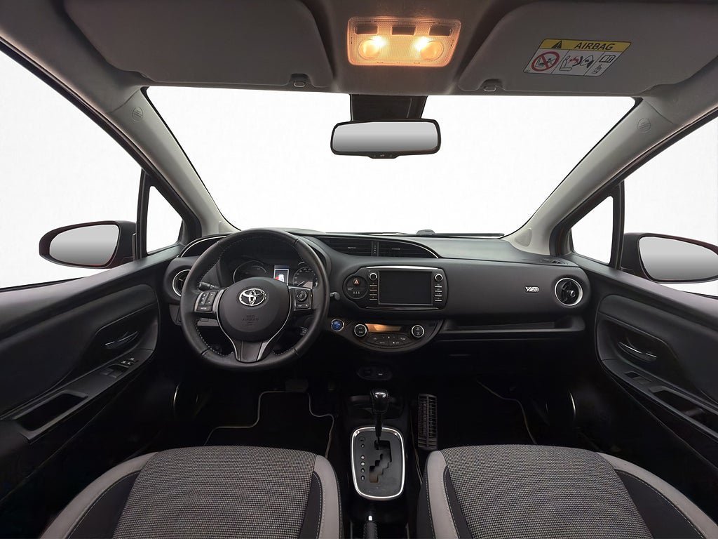 Vehicle Image 12