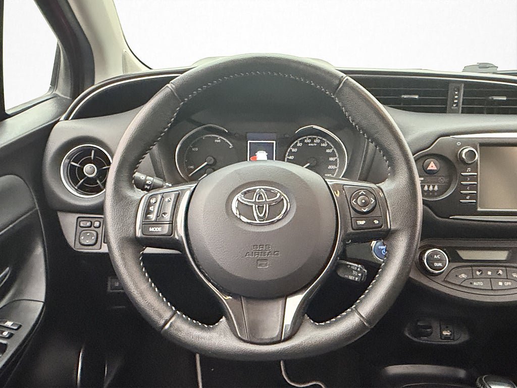 Vehicle Image 13