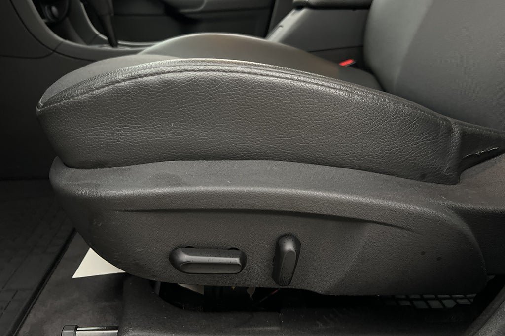 Vehicle Image 24