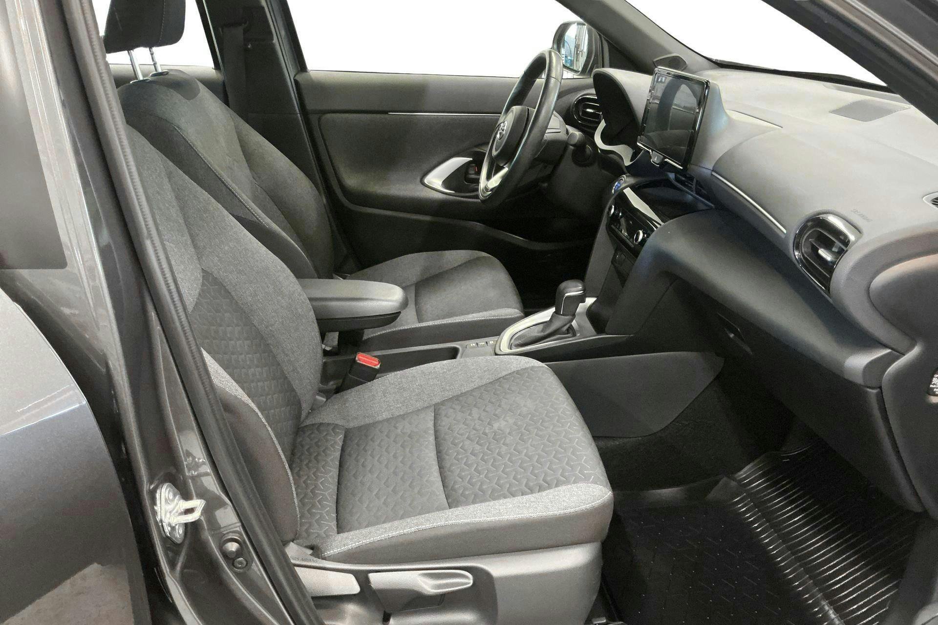 Vehicle Image 7