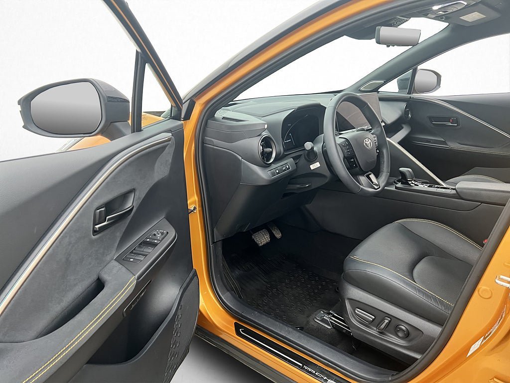Vehicle Image 10