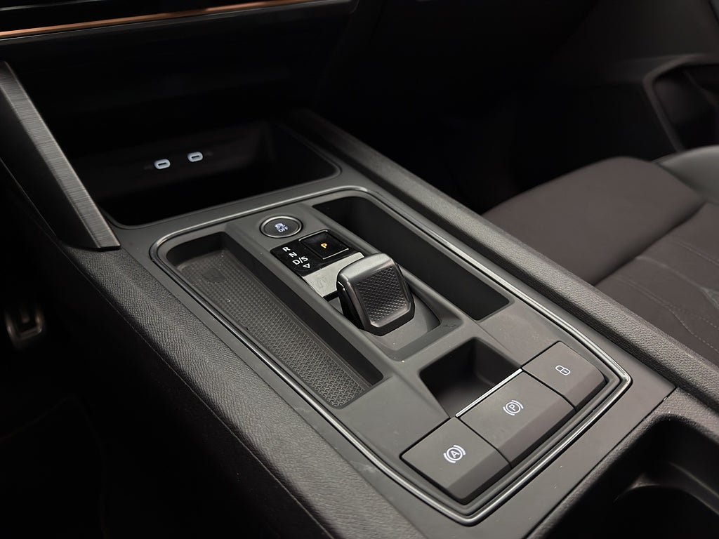 Vehicle Image 25