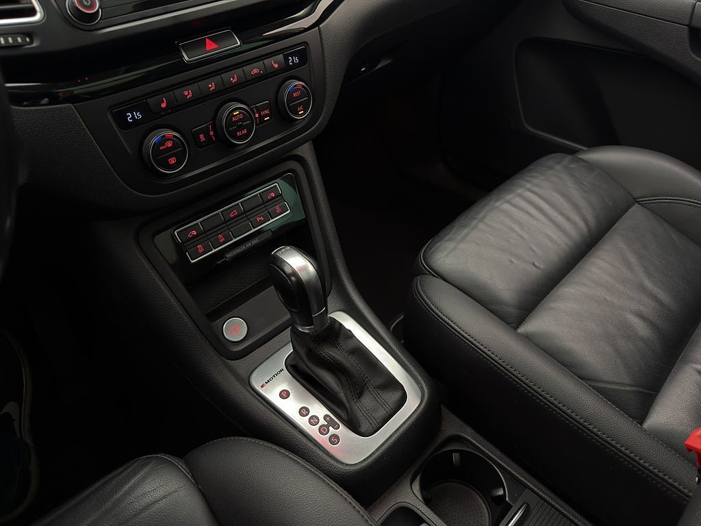 Vehicle Image 23