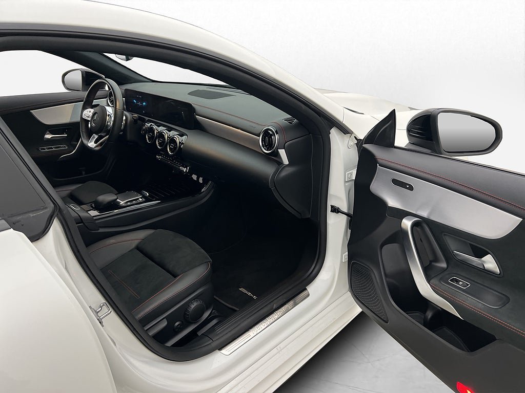 Vehicle Image 28