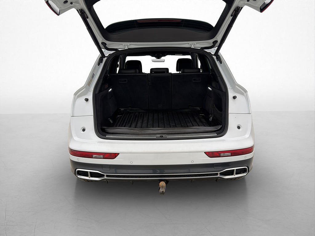 Vehicle Image 32