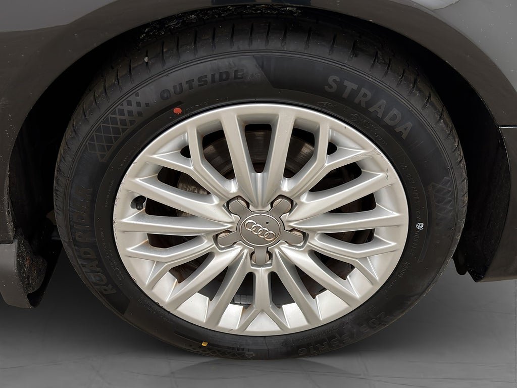 Vehicle Image 21