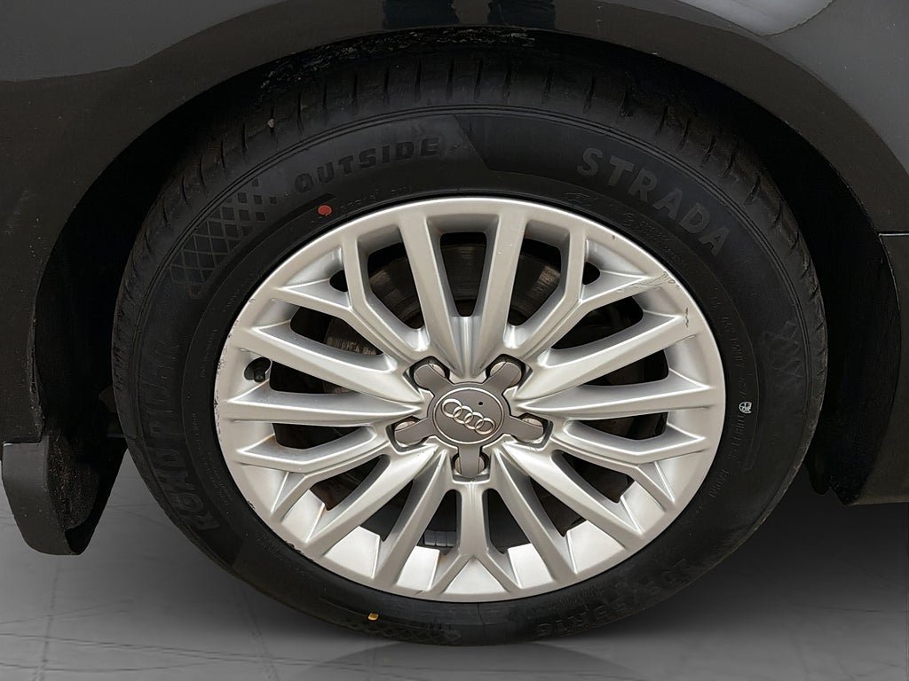 Vehicle Image 22