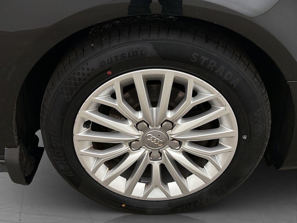 Vehicle Image 23