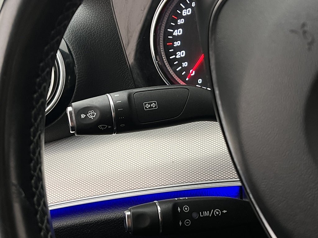 Vehicle Image 28