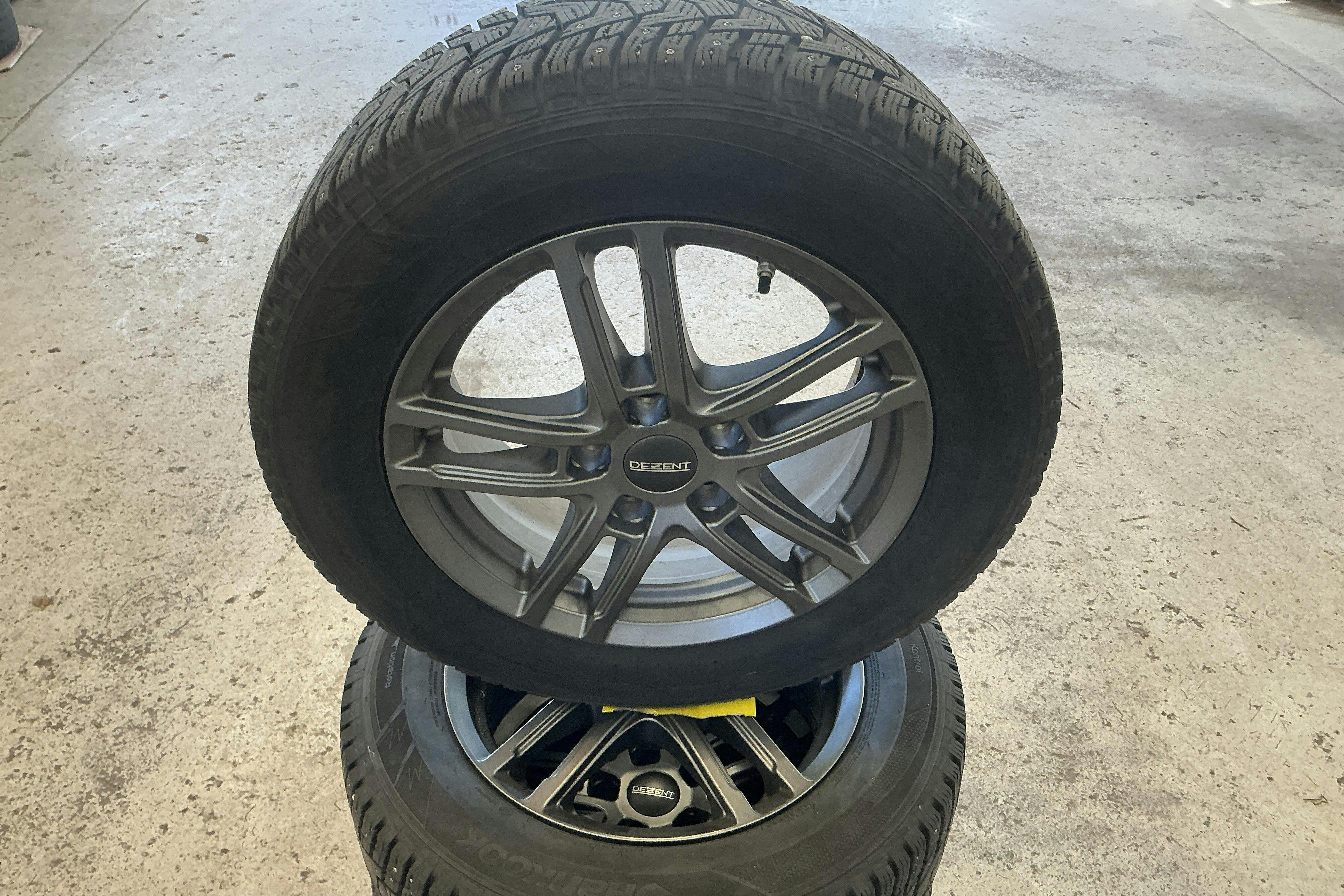 Vehicle Image 14