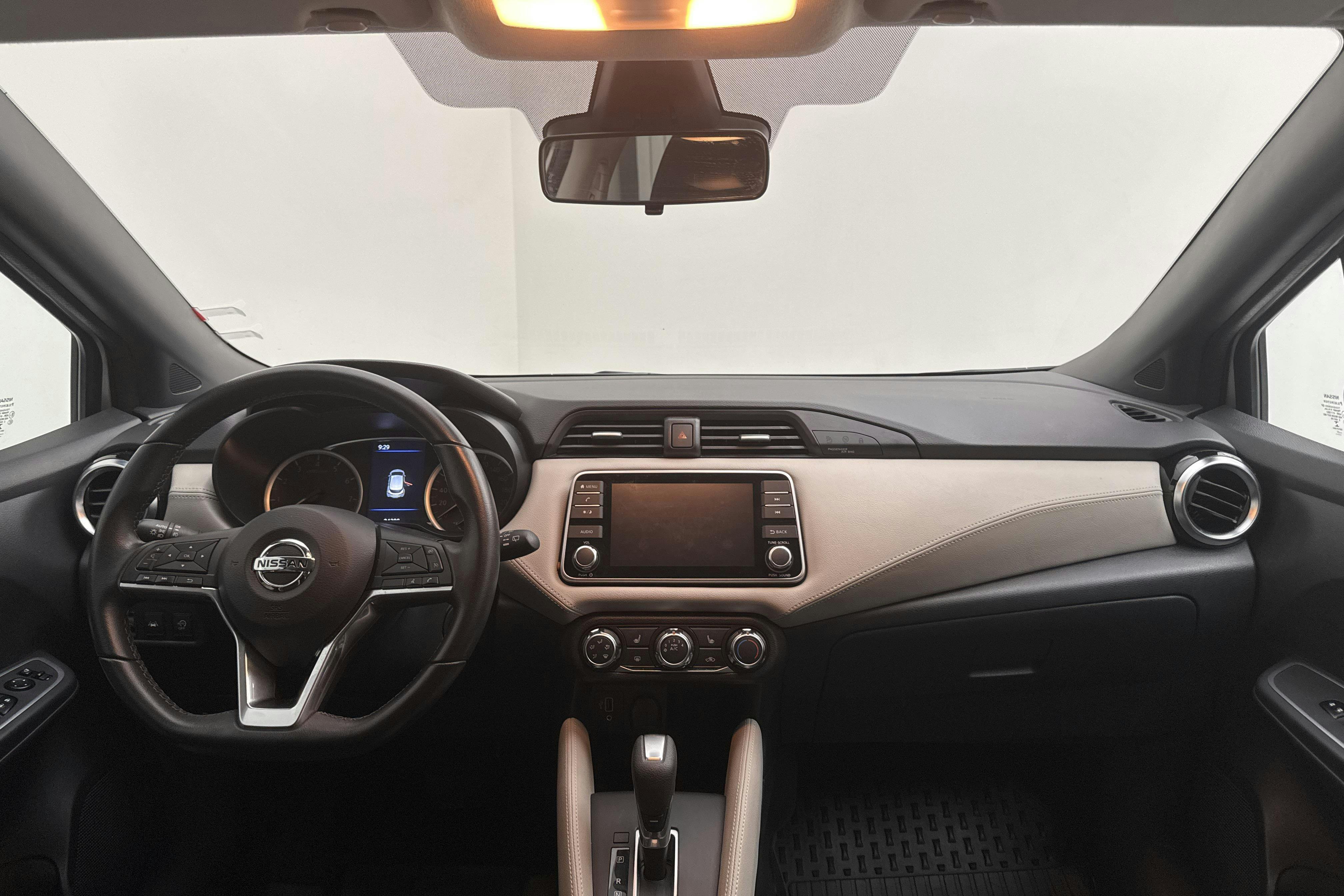 Vehicle Image 6