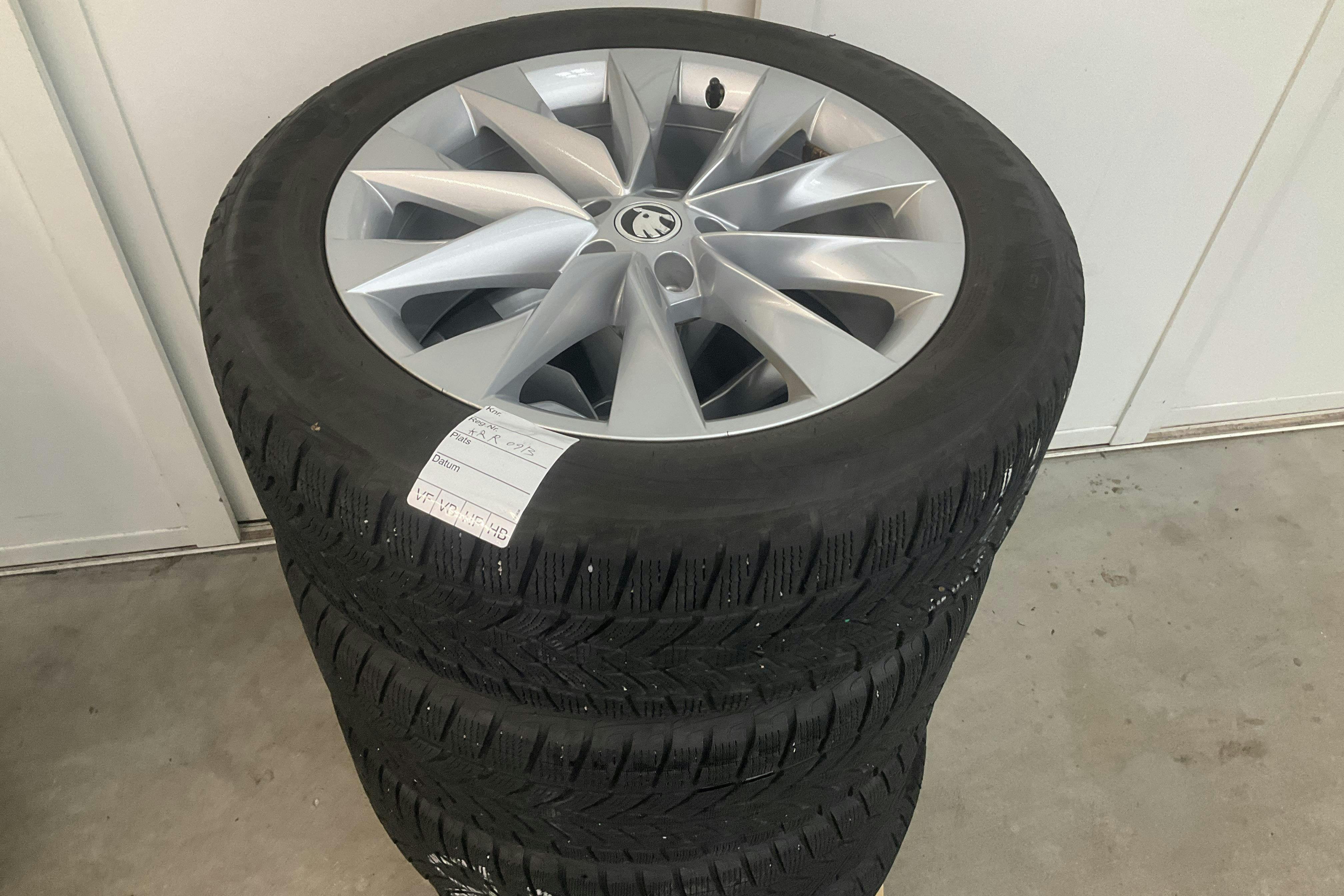 Vehicle Image 15