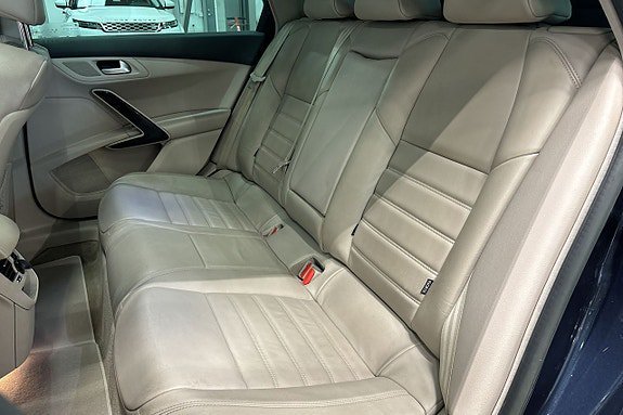 Vehicle Image 24