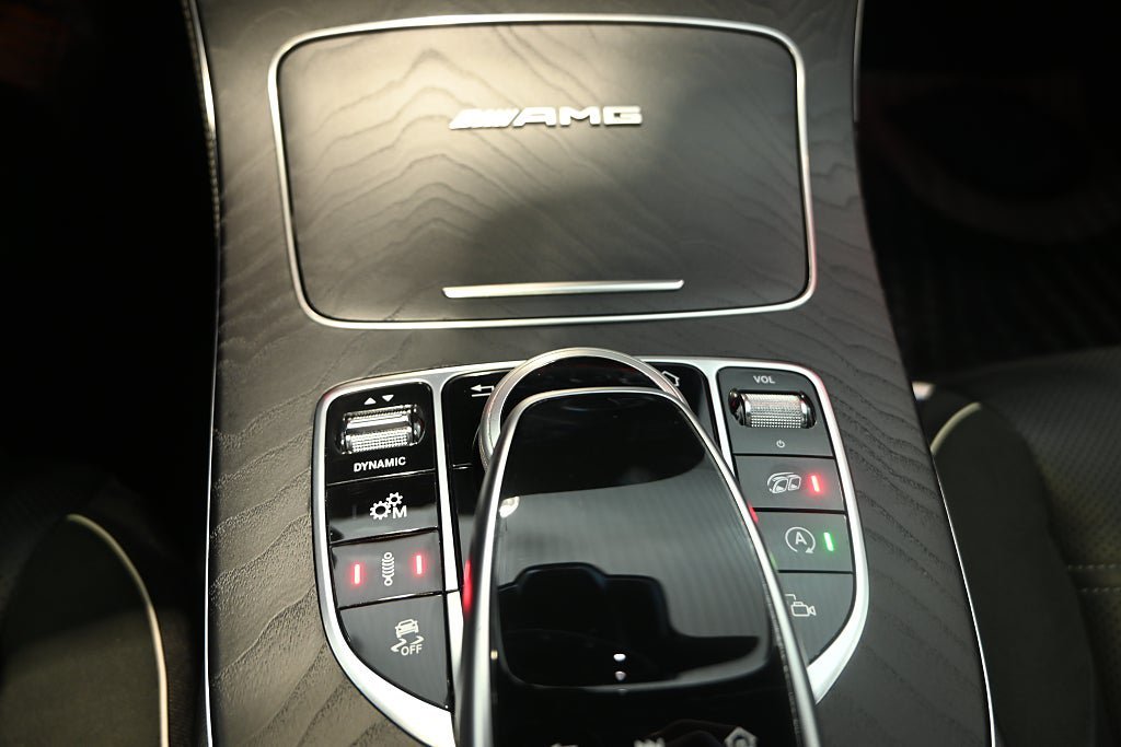 Vehicle Image 23