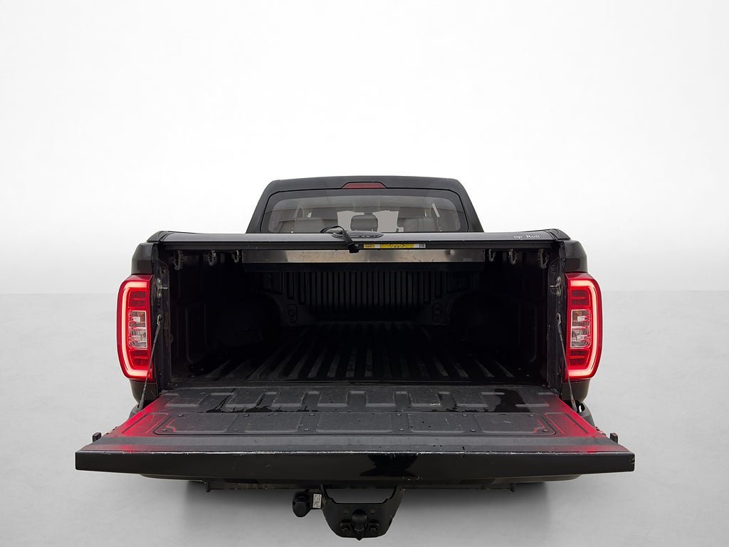 Vehicle Image 12