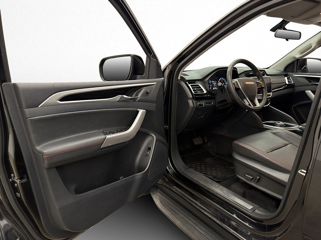 Vehicle Image 13