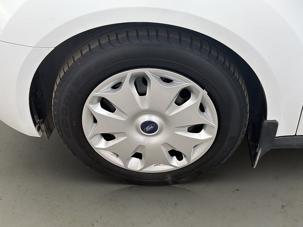 Vehicle Image 24