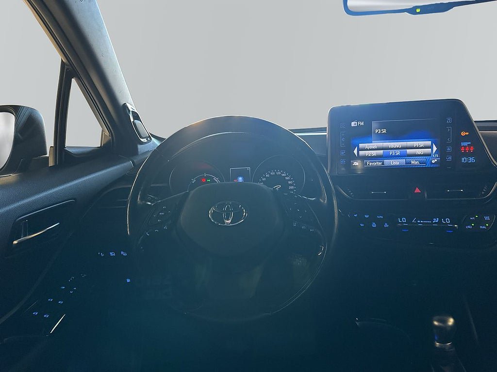 Vehicle Image 9