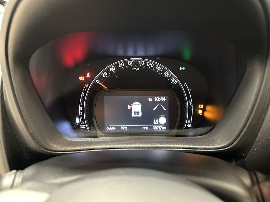 Vehicle Image 11
