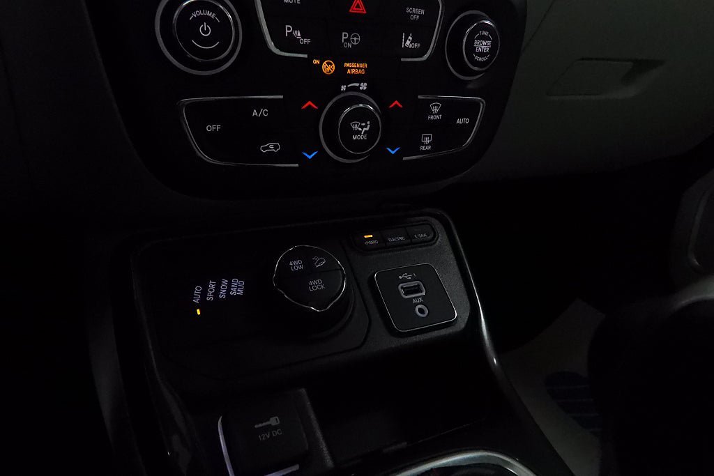 Vehicle Image 27