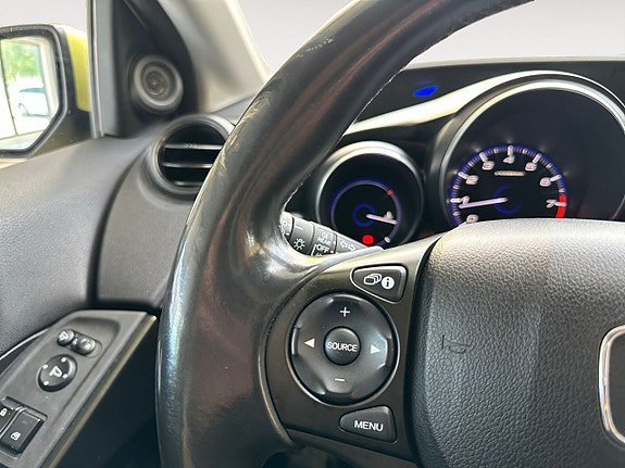 Vehicle Image 26