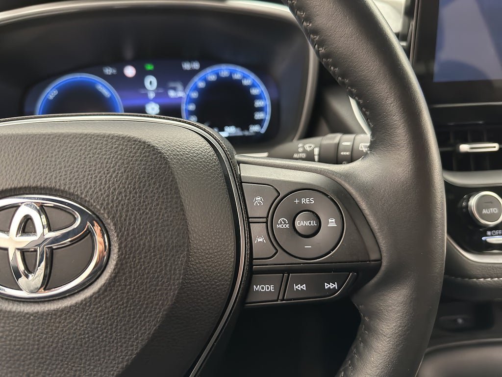 Vehicle Image 16