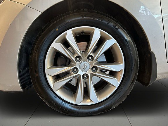 Vehicle Image 14