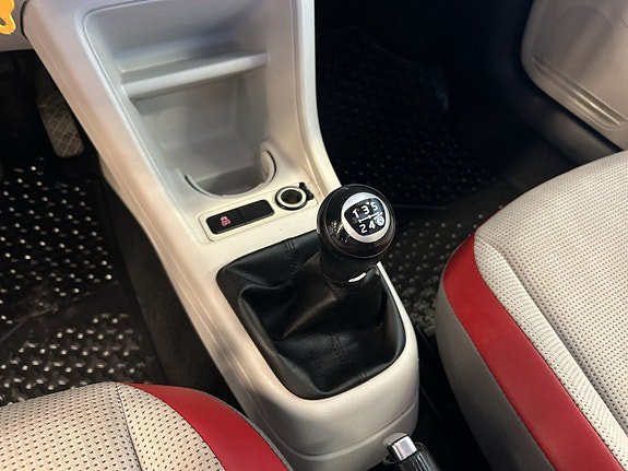 Vehicle Image 22