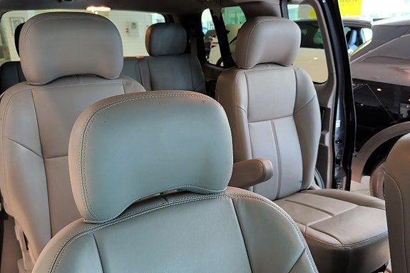 Vehicle Image 12