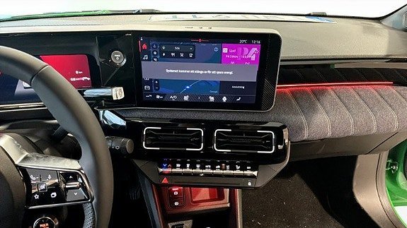 Vehicle Image 12