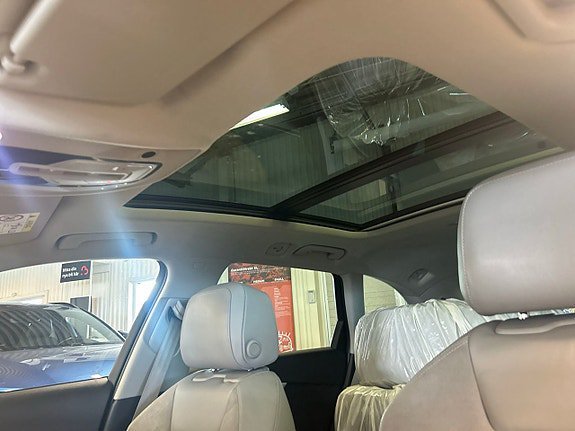 Vehicle Image 24