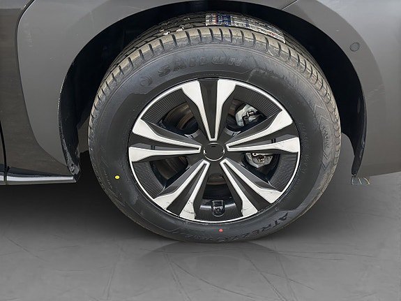 Vehicle Image 33