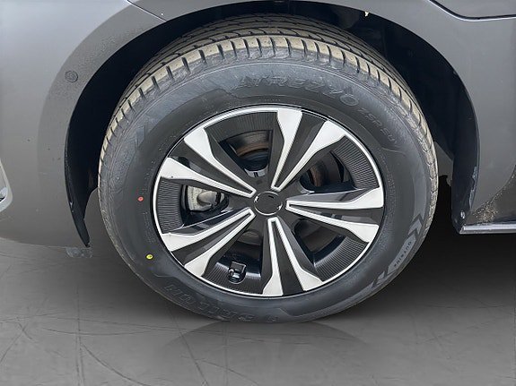 Vehicle Image 35