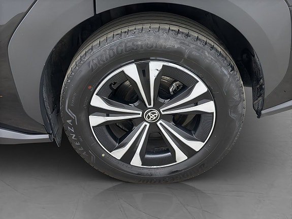 Vehicle Image 36