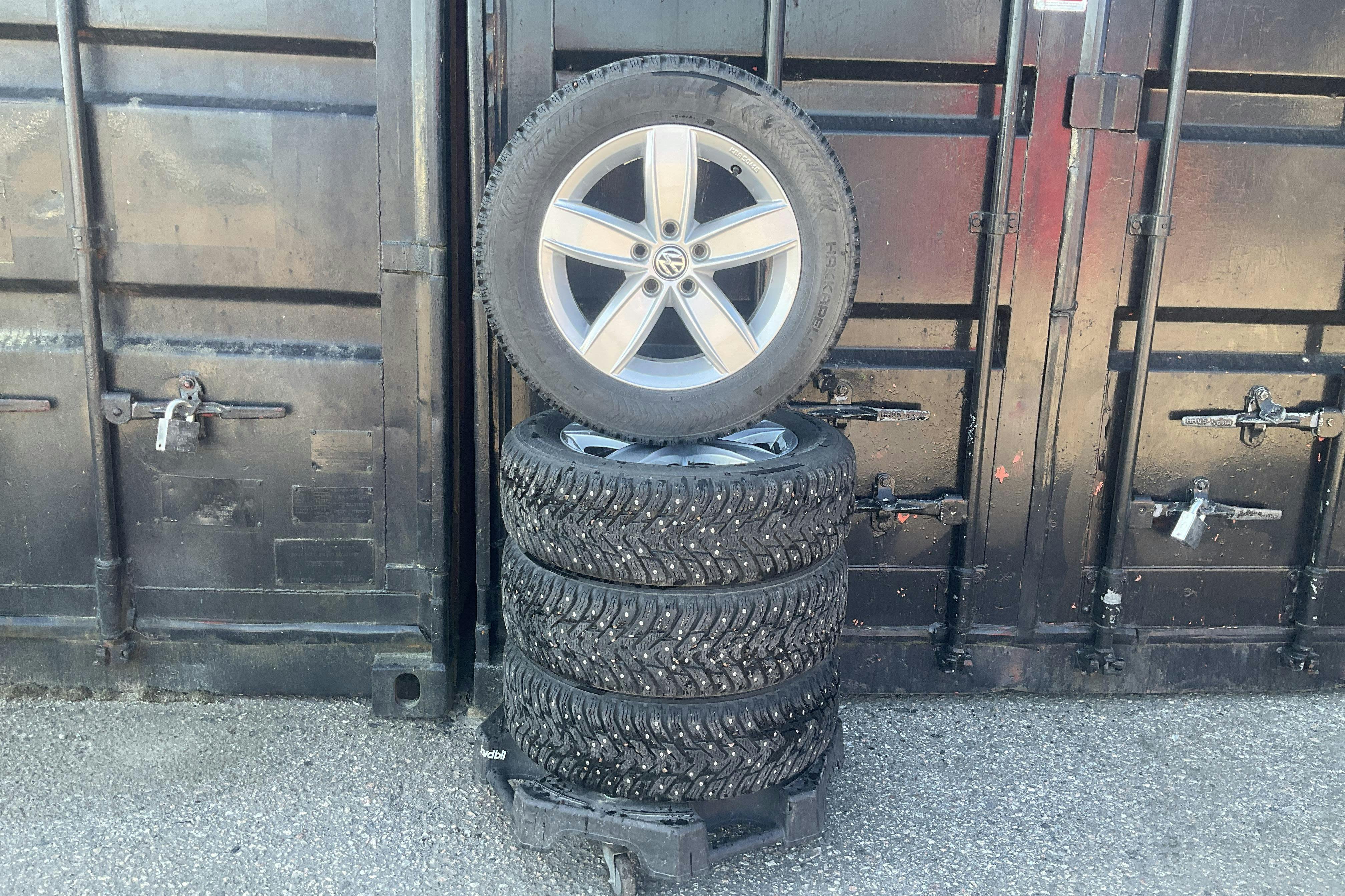Vehicle Image 16