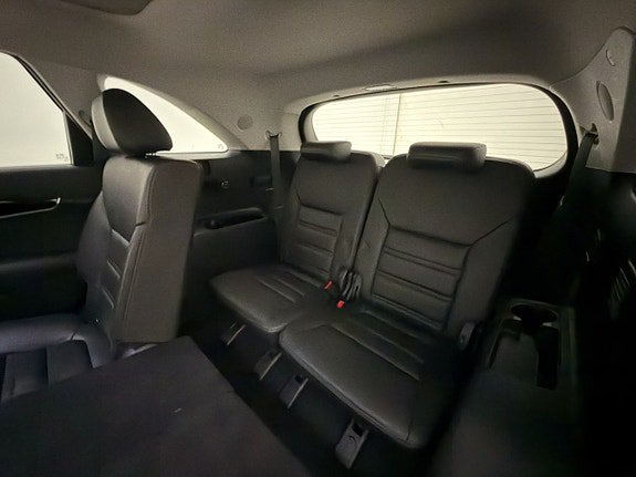 Vehicle Image 32