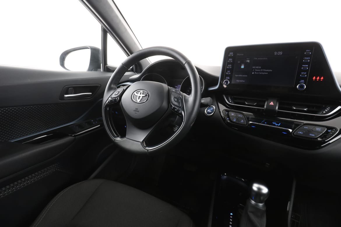 Vehicle Image 12